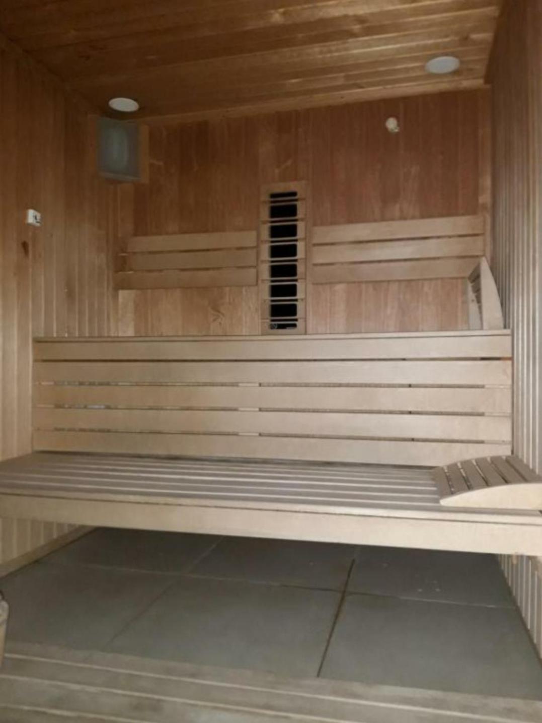 Luxury Suite Alezzi Beach Apartment Piscina Incalzita Sauna Jacuzzi Parking Нэводари Экстерьер фото