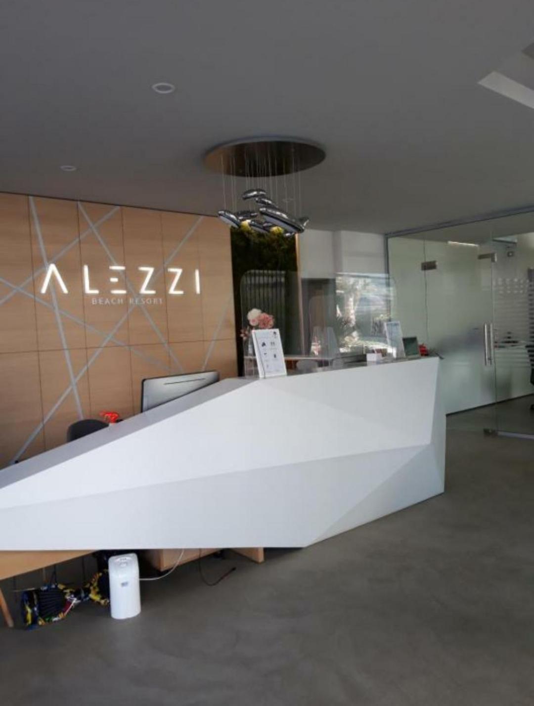 Luxury Suite Alezzi Beach Apartment Piscina Incalzita Sauna Jacuzzi Parking Нэводари Экстерьер фото
